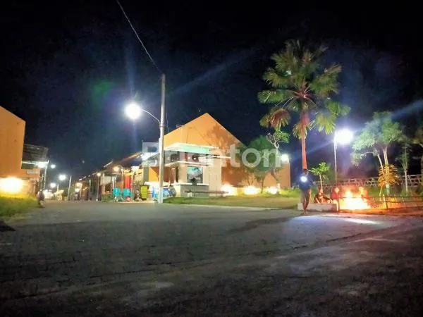 image RUMAH SIAP HUNI NYAMAN DI PERUM JOHO MOJOLABAN (7)
