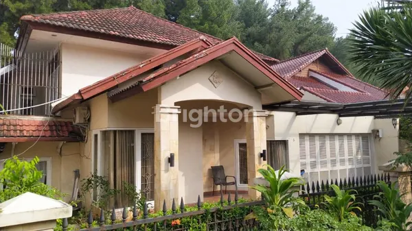 image JUAL CEPAT RUMAH LINGKUNGAN ASRI DAN NYAMAN DI VILLA CINERE MAS JAKARTA SELATAN (1)