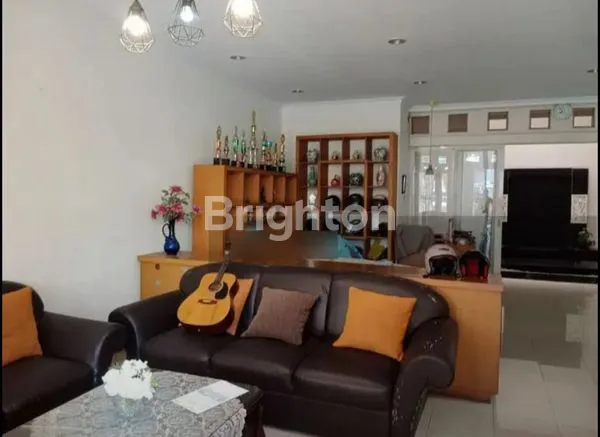 image RUMAH 3 LANTAI, GARASAI 3 MOBIL FURNISHED  SHM , KELAPA PUAN, KELAPA GADING (2)