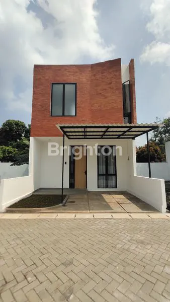 image RUMAH 2 LANTAI JARAK 5 MENIT KE STASIUN CISAUK, TANGERANG (2)