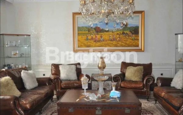 image RUMAH MEWAH LOKASI STRATEGIS SIAP HUNI FASILITAS LENGKAP DEKAT MRT CILANDAK JAKARTA SELATAN (2)