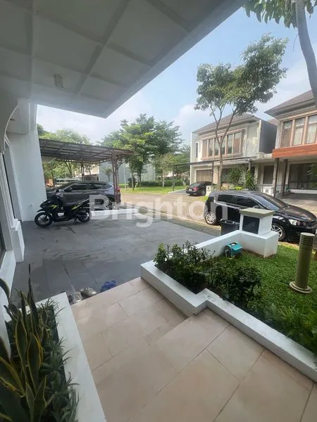 image RUMAH LUXMORE GREENWICH BSD  (2)