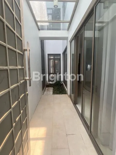 image RUMAH LUXMORE GREENWICH BSD  (3)