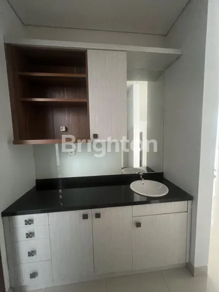 image RUMAH LUXMORE GREENWICH BSD  (6)