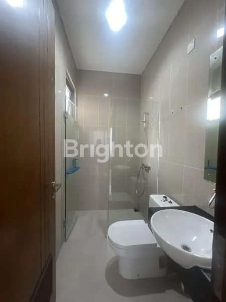 image RUMAH LUXMORE GREENWICH BSD  (8)