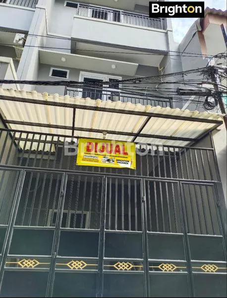 RUMAH EMPAT LANTAI GLODOK JAKARTA BARAT