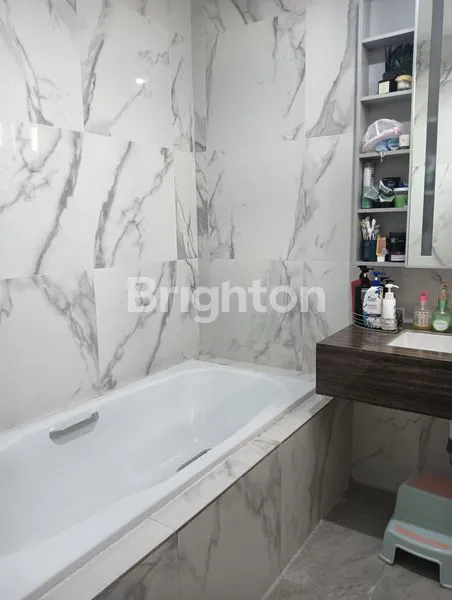 image RUMAH READY UNIT 2 LANTAI MODERN DI PALMA GRANDIA  SURABAYA BARAT (4)