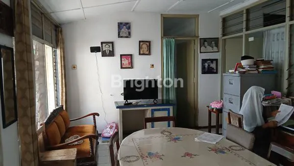 image RUMAH LAMA YANG DIHITUNG HARGA TANAH, DILINGKUNGAN PERUMAHAN YANG NYAMAN DAN SECURITY 24 JAM, DEKAT DENGAN JL SETIABUDI - SEMARANG (6)