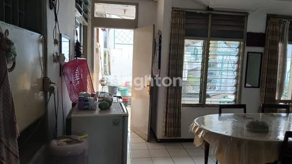 image RUMAH LAMA YANG DIHITUNG HARGA TANAH, DILINGKUNGAN PERUMAHAN YANG NYAMAN DAN SECURITY 24 JAM, DEKAT DENGAN JL SETIABUDI - SEMARANG (7)