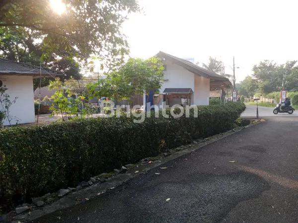 image RUMAH DI LOKASI ASRI DAN NYAMAN COCOK UNTUK USAHA  (2)