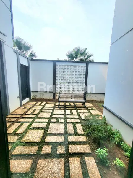 image RUMAH DI SEGITIGA EMAS SERPONG DEKAT KE BSD, GS, DAN ALSUT!! (8)