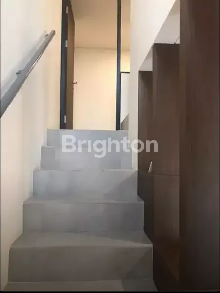 image RUMAH HOEK DI FREJA HOUSE (6)