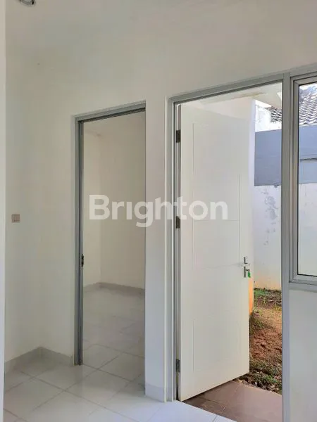 image RUMAH DI GADING SERPONG DEKAT BSD SAMPING MAL CARSTENSZ GAK SAMPAI 1M WOWOWOWWW!!  (1)