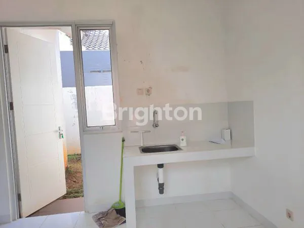 image RUMAH DI GADING SERPONG DEKAT BSD SAMPING MAL CARSTENSZ GAK SAMPAI 1M WOWOWOWWW!!  (2)