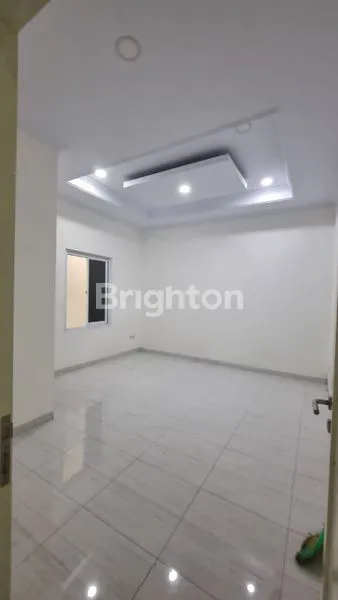 image RUMAH 3,5 LANTAI DI SUNTER JAKARTA UTARA (7)