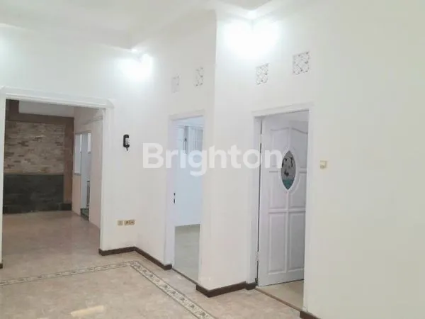 image RUMAH BAGUS MODERN SIAP HUNI HARGA MURAH NEGO BISA KPR DI SAWOJAJAR KOTA MALANG (4)