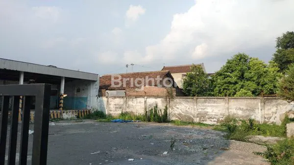 image RUKO BESERTA TANAH DENGAN LUASAN 910M2, KEDIRI (3)