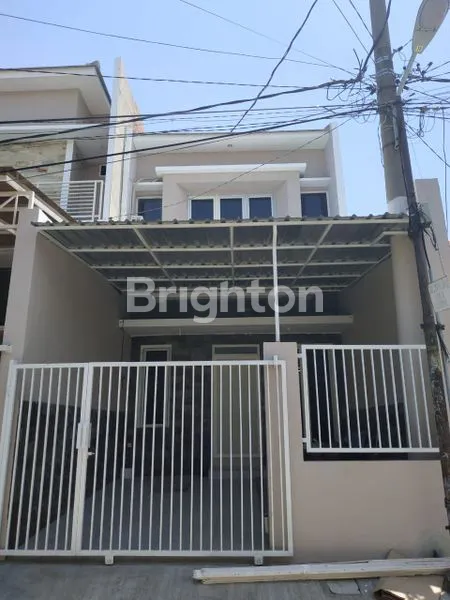 image MASIH FRESH DAN SANGAT TERAWAT, RUMAH DI KAPAS GADING (1)