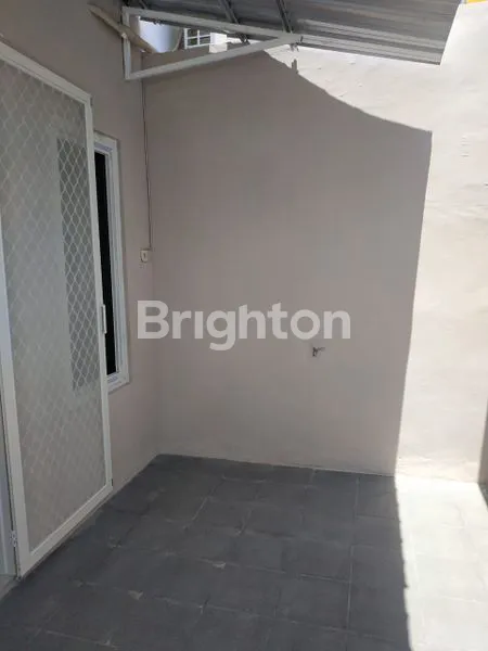 image MASIH FRESH DAN SANGAT TERAWAT, RUMAH DI KAPAS GADING (2)