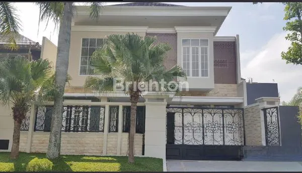 image RUMAH MEWAH 2 LANTAI DI KAWASAN ELITE ARAYA MALANG (1)