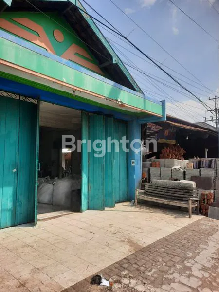 image RUMAH STRATEGIS COCOK UNTUK TEMPAT USAHA  DI KUDUS (3)