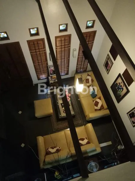 image RUMAH ARSITEK MEWAH 2,5 LANTAI DI TEBET (3)