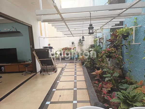 image RUMAH CANTIK 2 LANTAI DI TURANGGA  (7)