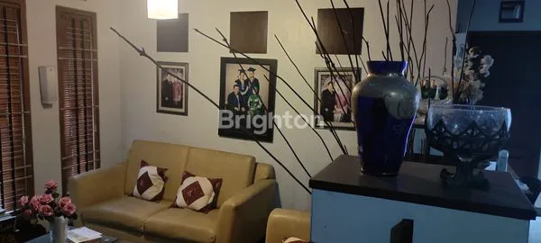 image RUMAH ARSITEK MEWAH 2,5 LANTAI DI TEBET (4)