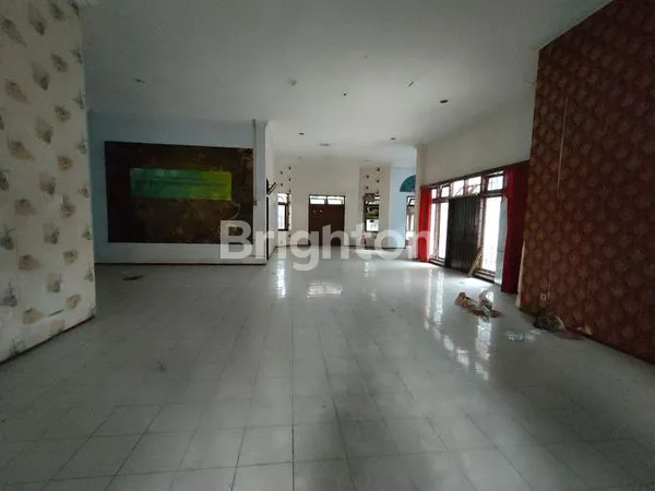 image RUMAH STRATEGIS  JL DR. SOETOMO PUSAT KOTA KLOJEN MALANG (3)