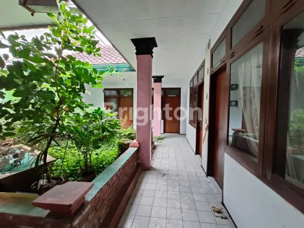 image RUMAH STRATEGIS  JL DR. SOETOMO PUSAT KOTA KLOJEN MALANG (7)