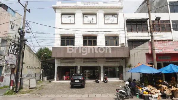 RUKO 3 GANDENG STRATEGIS