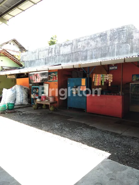 image LAPANGAN FUTSAL DAN RUMAH DI TENGAH KOTA SOLO MURAH (4)