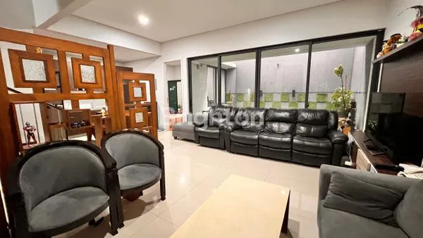 image RUMAH CANTIK DI KEBAYORAN INFINITY, BINTARO (2)