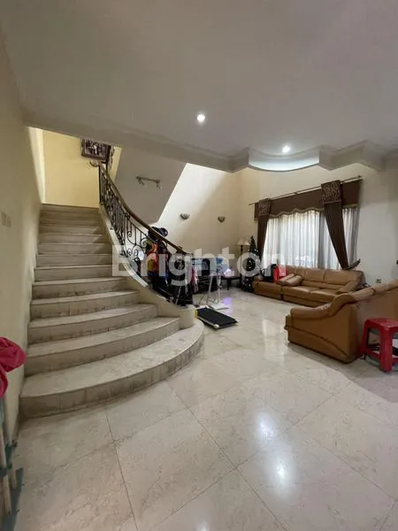 image RUMAH 2 LANTAI STRATEGIS PURI INDAH  (3)