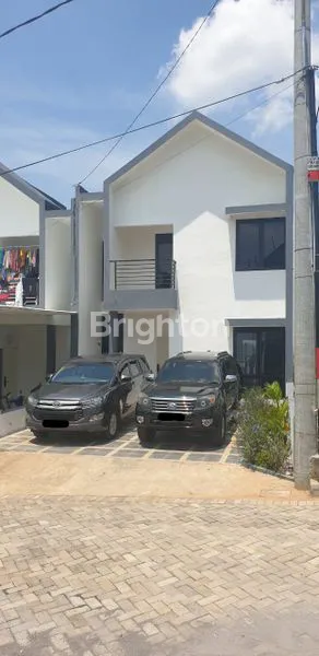 image RUMAH MEWAH 2 LANTAI DI MANGUNHARJO TEMBALANG              (1)