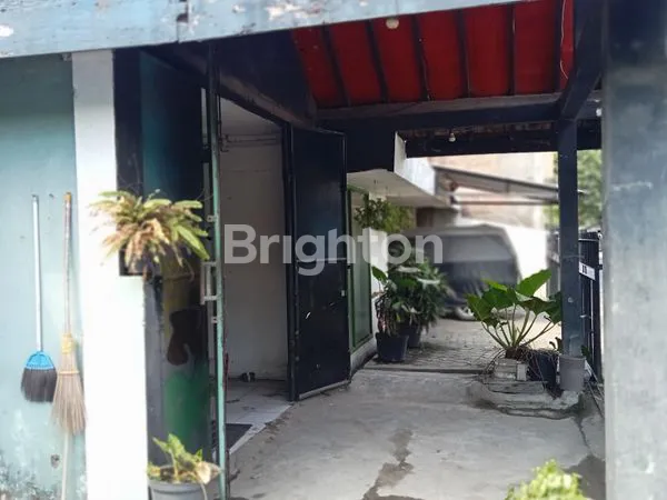image RUMAH LAMA COCOK UNTUK USAHA DI JAMBANGAN DEKAT KRUKAH, MENANGGAL, KETINTANG, GUNUNGSARI (6)