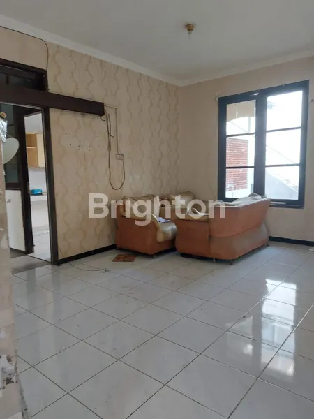 image DHARMAHUSADA 2 LANTAI MINIMALIS SIAP HUNI DEKAT MERR (4)