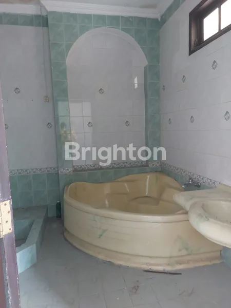 image DHARMAHUSADA 2 LANTAI MINIMALIS SIAP HUNI DEKAT MERR (8)