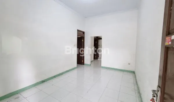 image RUMAH LUAS 4KAMAR TIDUR DI MOJOSONGO  (2)