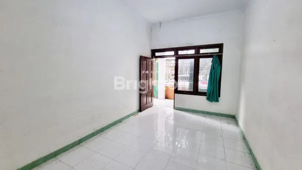 image RUMAH LUAS 4KAMAR TIDUR DI MOJOSONGO  (5)
