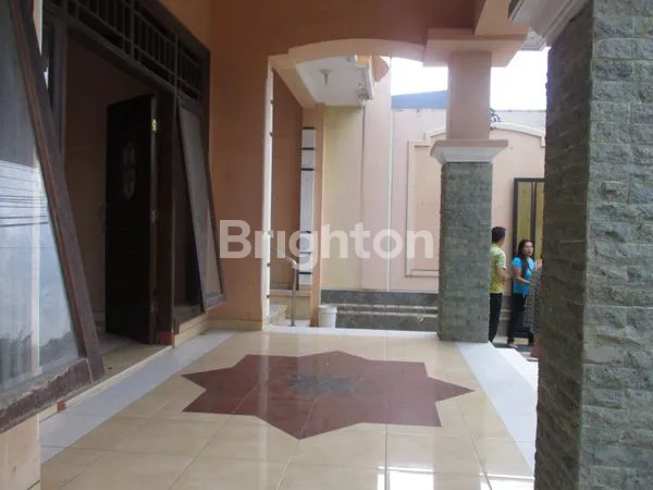 image RUMAH MEWAH DAN LUAS DI TELUKAN (2)