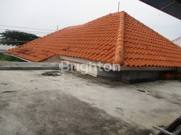 image RUMAH MEWAH DAN LUAS DI TELUKAN (8)