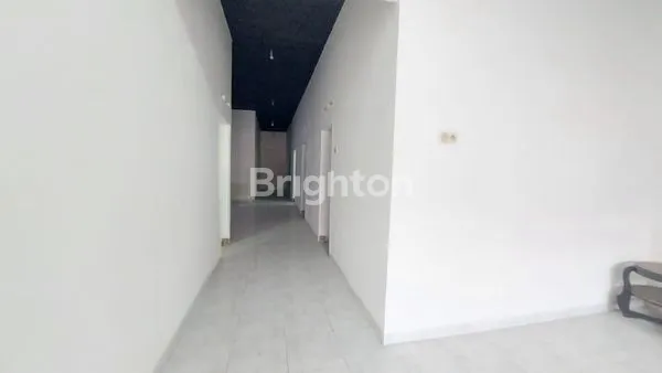 image RUMAH SANGAT LUAS DENGAN BANYAK KAMAR TIDUR COCOK UNTUK MESS DAN KANTOR DI TENGAH KOTA SOLO! (4)