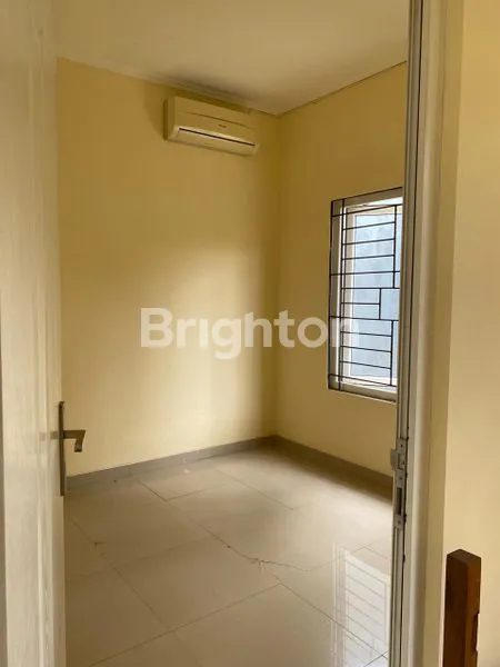 image RUMAH STRATEGIS  DEKAT  BINTARO 9 TANGSEL (4)