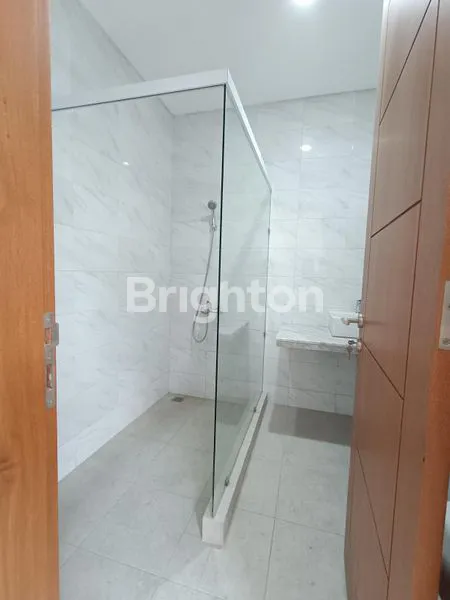 image RUMAH BARU STYLE MINIMALIS  MODERN DI SAYAP TUBAGUS ISMAIL (8)