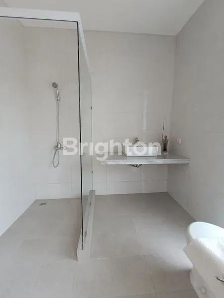 image RUMAH BARU STYLE MINIMALIS  MODERN DI SAYAP TUBAGUS ISMAIL (5)