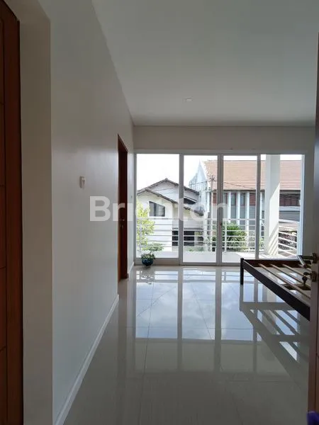 image RUMAH BARU STYLE MINIMALIS  MODERN DI SAYAP TUBAGUS ISMAIL (6)