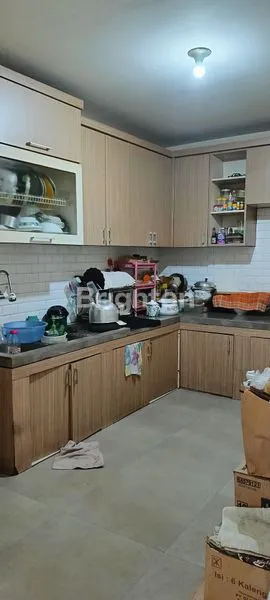 image RUMAH BESAR CANTIK 2 LANTAI SIAP HUNI (4)