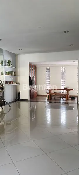 image RUMAH BESAR CANTIK 2 LANTAI SIAP HUNI (6)