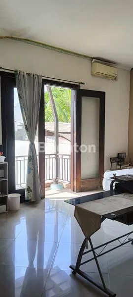 image RUMAH BESAR CANTIK 2 LANTAI SIAP HUNI (7)